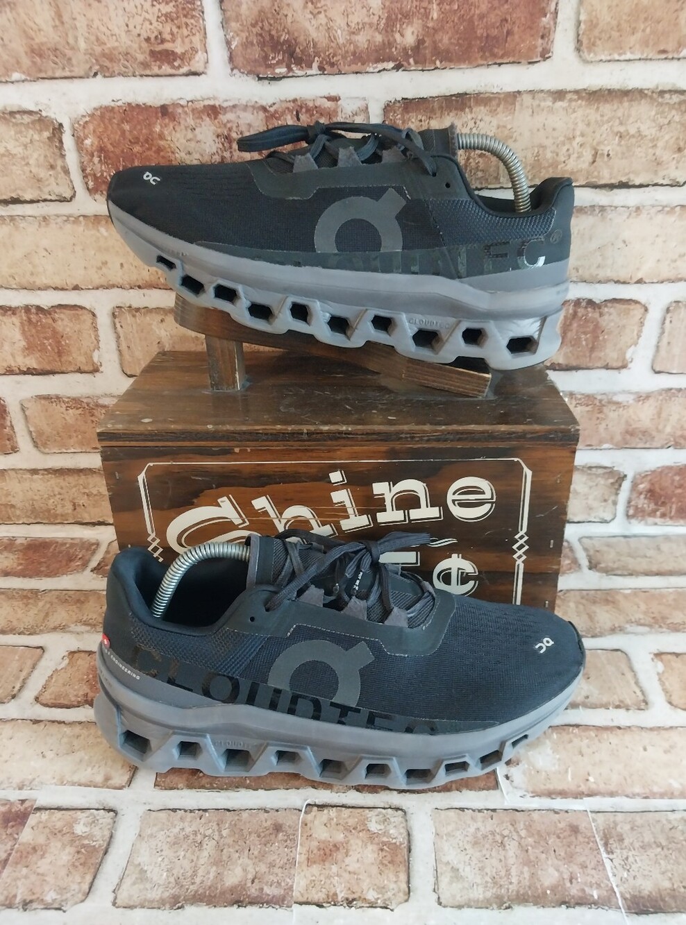 Pre-owned On Running Cloudmonster